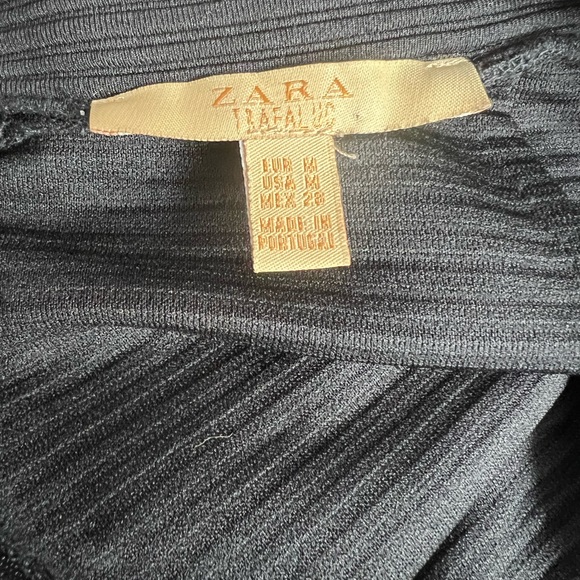 Womens Zara Trafaluc Black Mini Skirt Size Medium - Picture 3 of 3